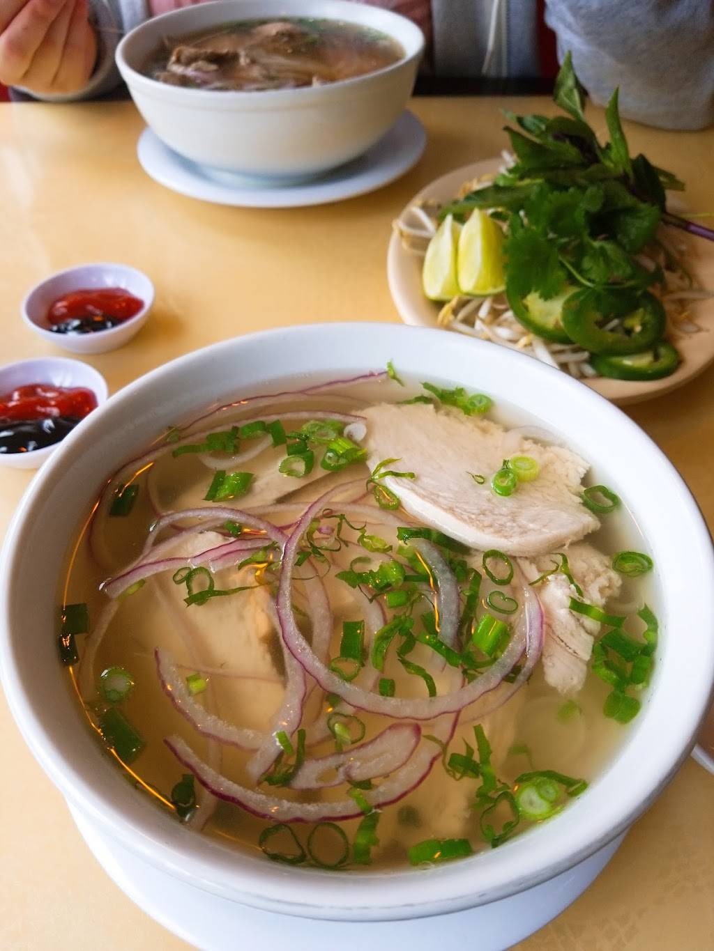 Pho Que Huong | restaurant | Prestonwood Park, 6509 W Park Blvd #445, Plano, TX 75093, USA | 9726089858 OR +1 972-608-9858