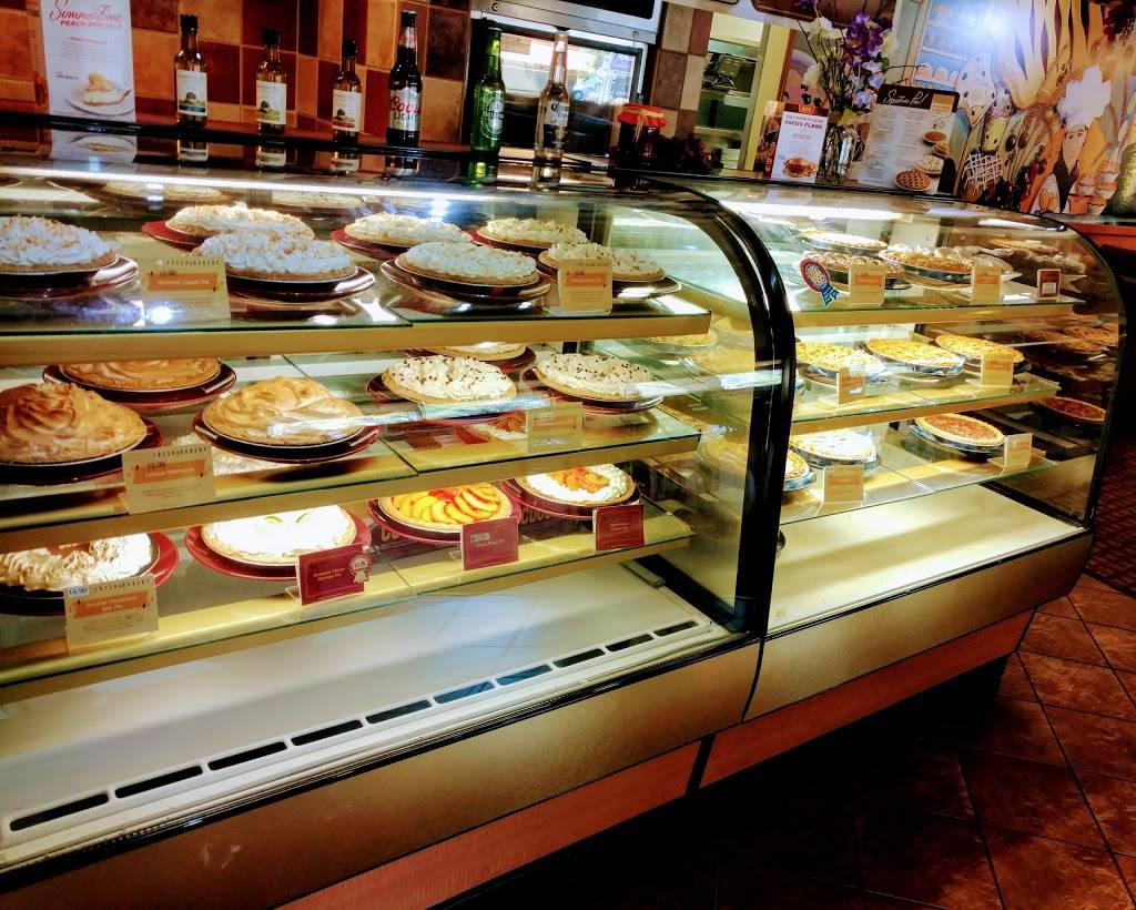 Cocos Bakery Restaurant | bakery | 16526 Soledad Canyon Rd, Canyon Country, CA 91387, USA | 6612517725 OR +1 661-251-7725