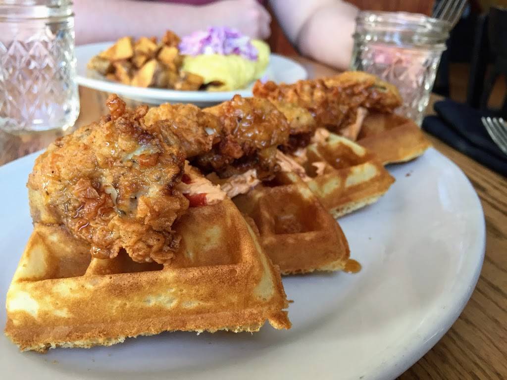 Harvest | restaurant | 26 Market Space, Annapolis, MD 21401, USA | 4102808686 OR +1 410-280-8686