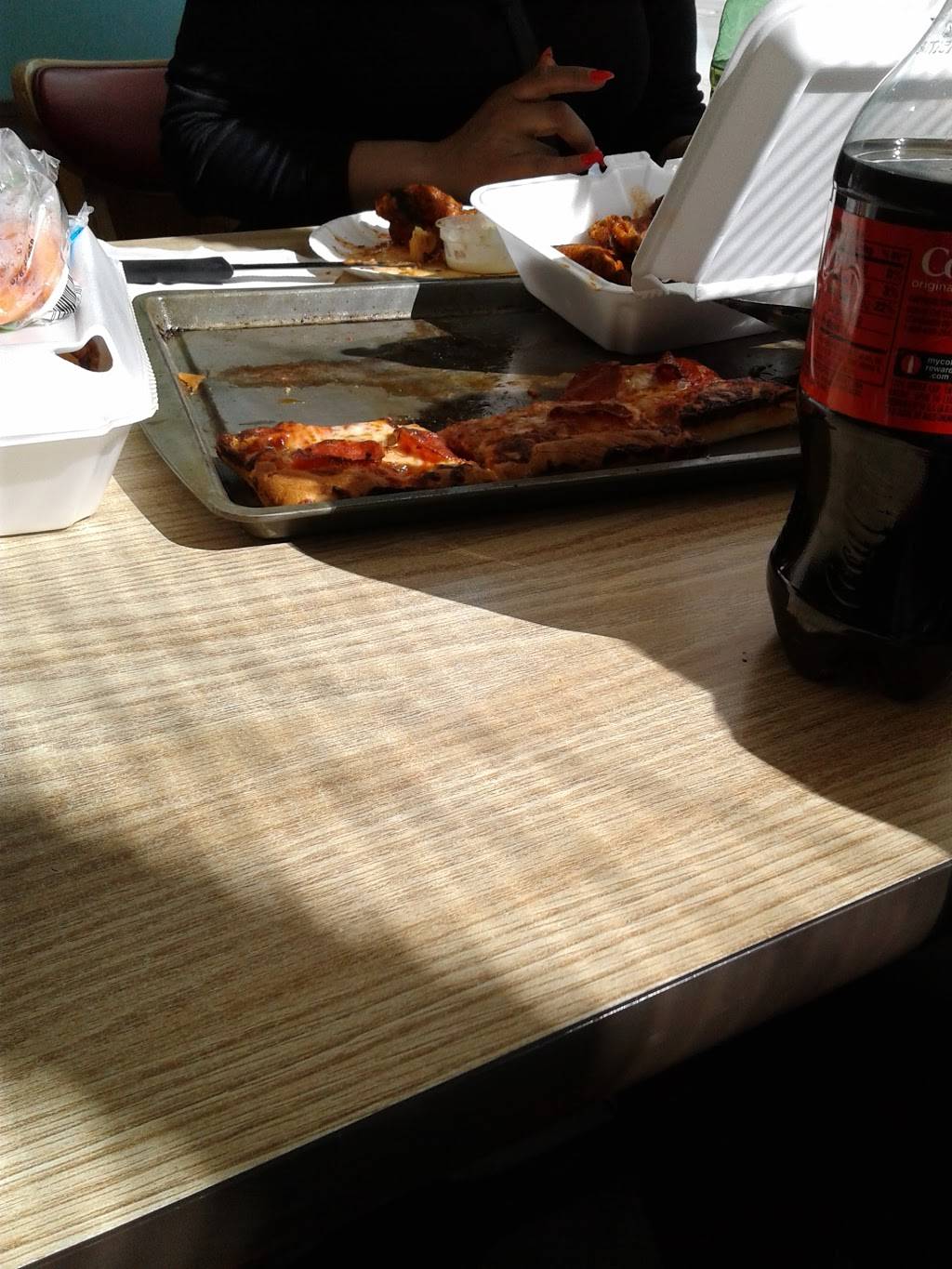 Frenchys Pizzeria | restaurant | 2210 Niagara St, Niagara Falls, NY 14303, USA | 7162825091 OR +1 716-282-5091