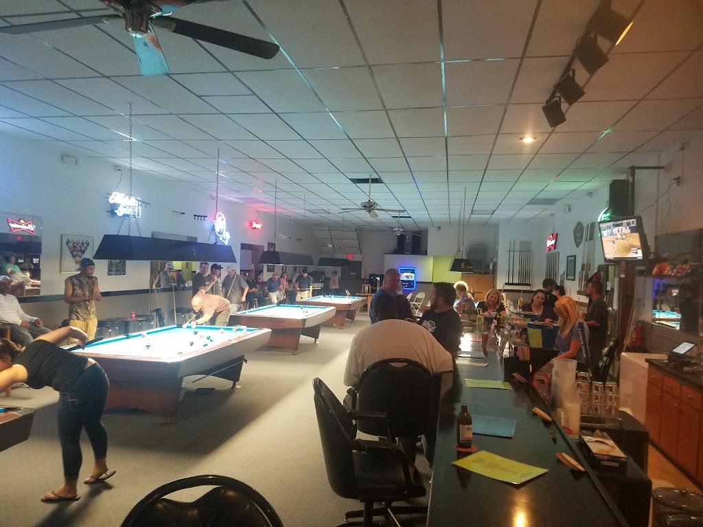 Shotmakers Sports Bar and Billiards | restaurant | 533 Plaza Cir, Garner, NC 27529, USA | 9199770101 OR +1 919-977-0101