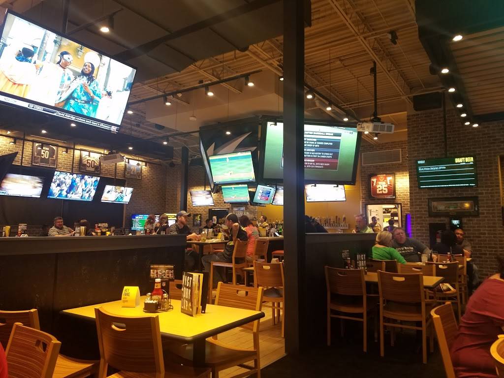 Buffalo Wild Wings | restaurant | 2312 W Loop 340, Waco, TX 76711, USA | 2546620921 OR +1 254-662-0921