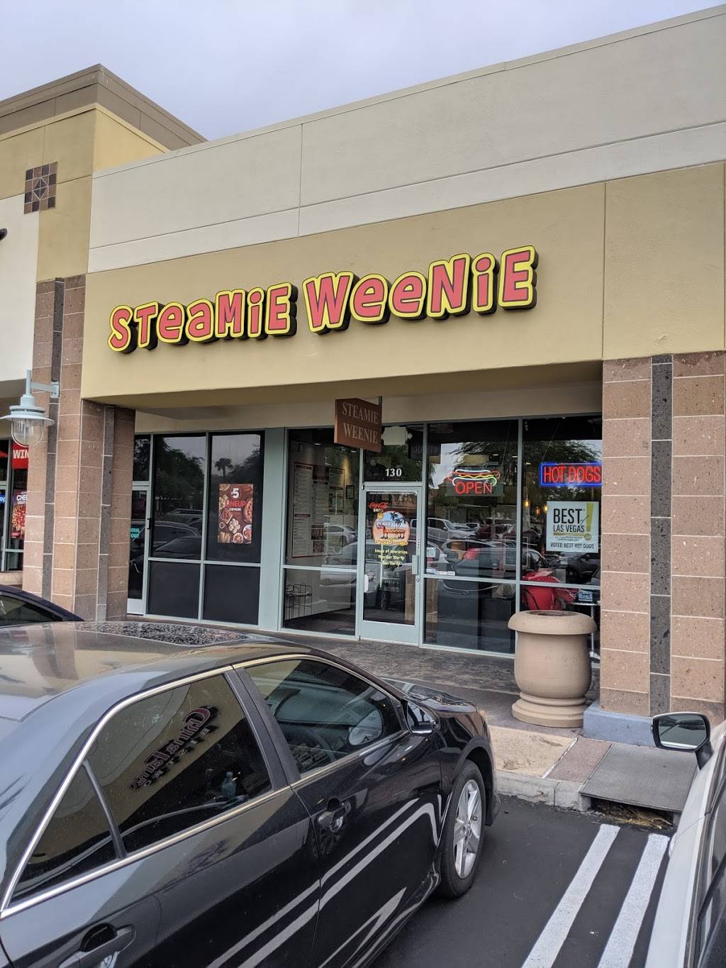 The Steamie Weenie | restaurant | 1500 N Green Valley Pkwy #130, Henderson, NV 89074, USA | 7023331383 OR +1 702-333-1383