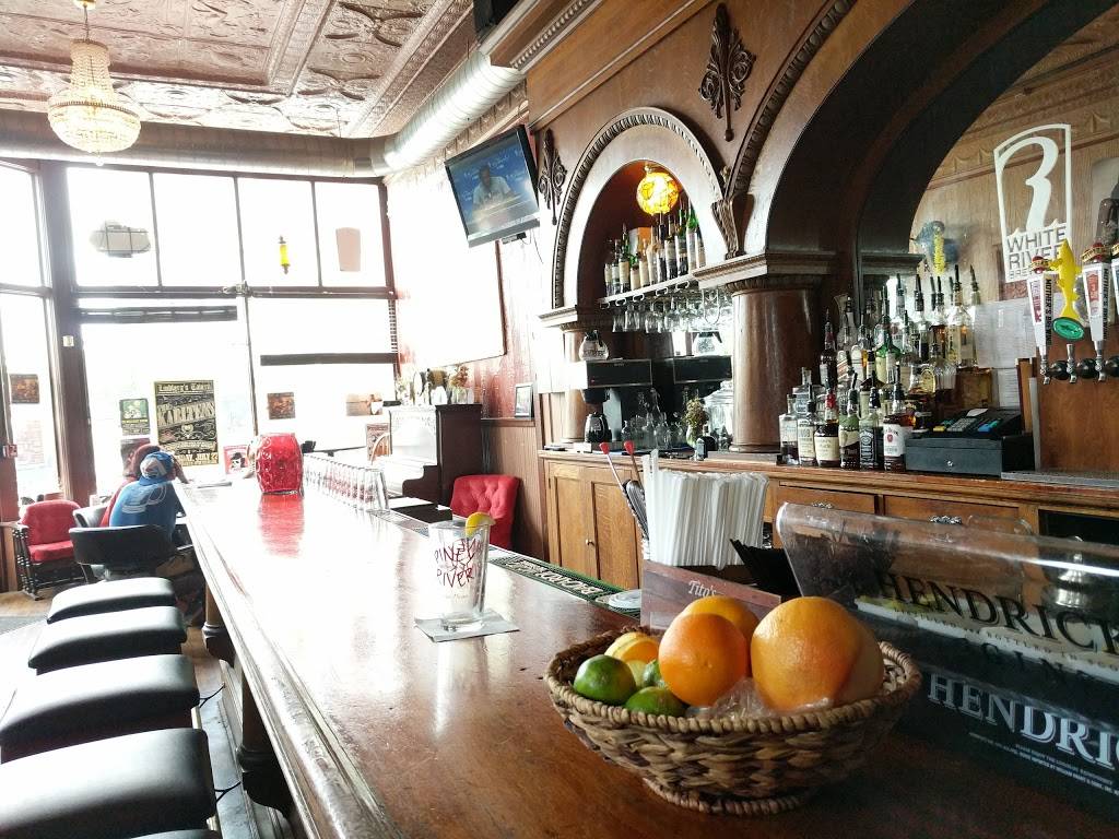 Lindbergs Tavern | restaurant | 318 W Commercial St, Springfield, MO 65803, USA | 4178688900 OR +1 417-868-8900