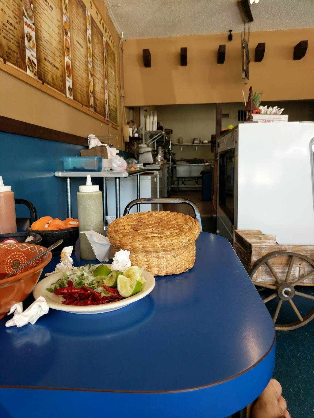 La Lotería Tacogrill | restaurant | 5920 NW 23rd St, Oklahoma City, OK 73127, USA | 4056011244 OR +1 405-601-1244