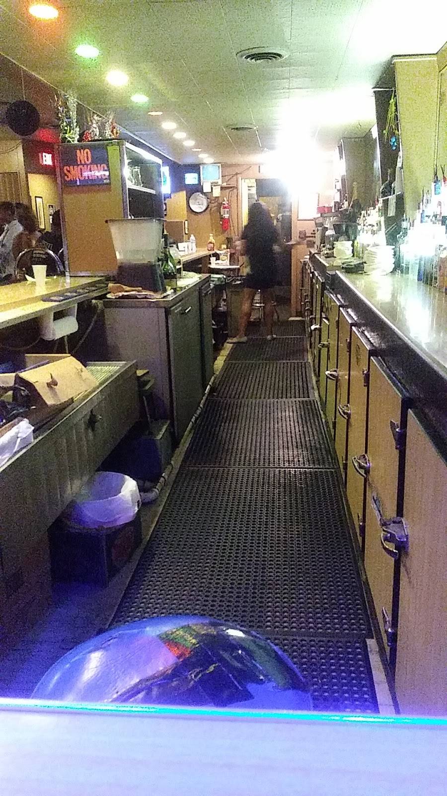 Vickies Bar & Grill | restaurant | 19205 Schoolcraft, Detroit, MI 48223, USA | 3132728997 OR +1 313-272-8997