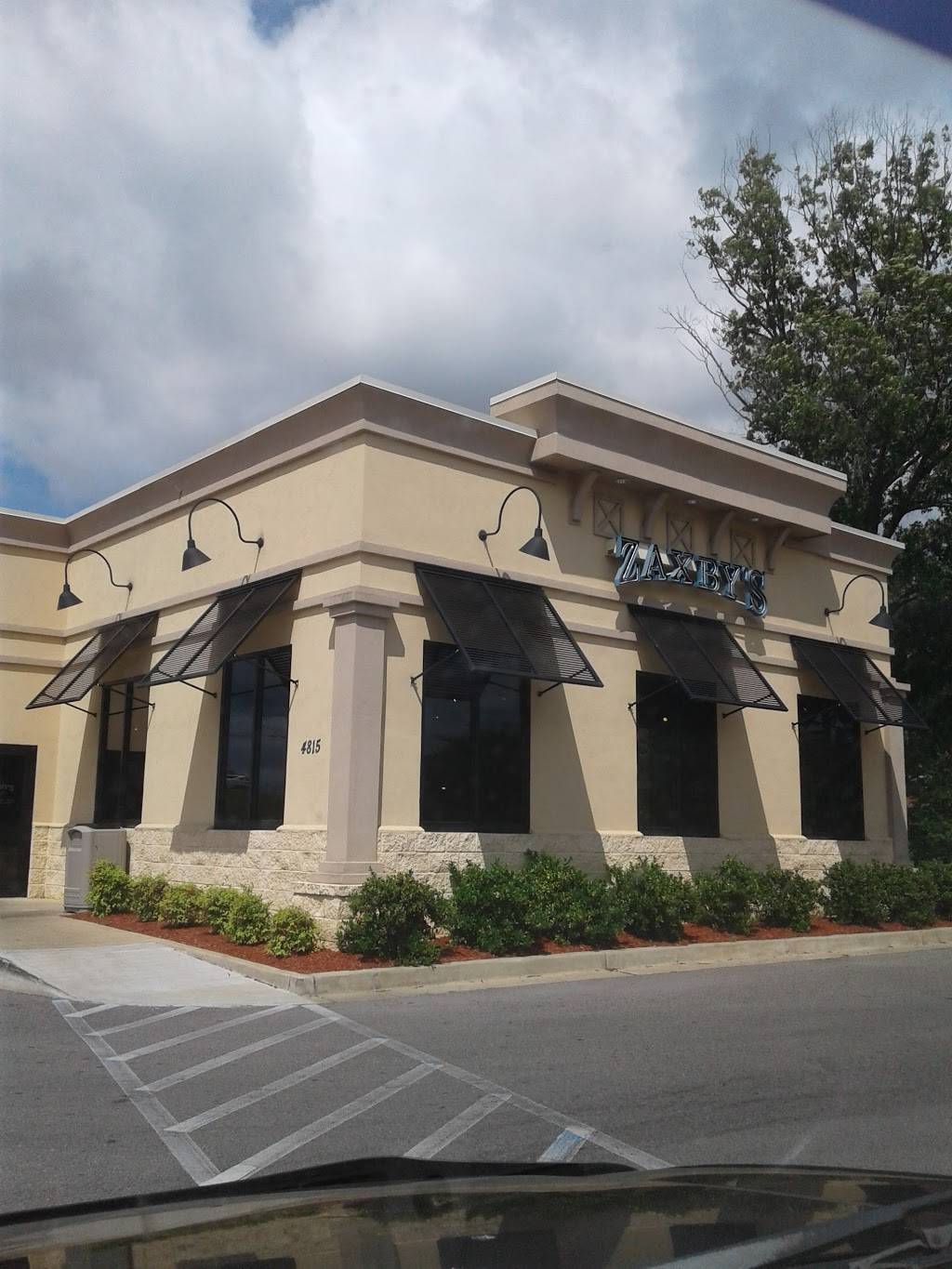 Zaxbys Chicken Fingers & Buffalo Wings | restaurant | 4815 Bell Hill Rd, Bessemer, AL 35022, USA | 2054261859 OR +1 205-426-1859