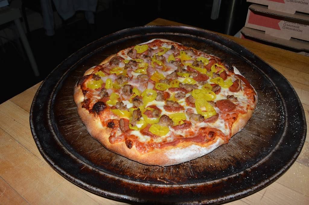 DeLindas Pizza | restaurant | 3725 Dewey Ave, Rochester, NY 14616, USA | 5855810820 OR +1 585-581-0820