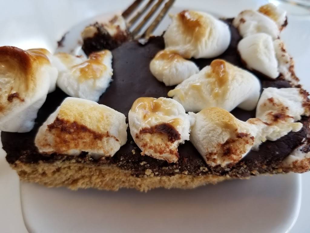 Celesta | restaurant | 1978 N Farwell Ave, Milwaukee, WI 53202, USA | 4142313030 OR +1 414-231-3030