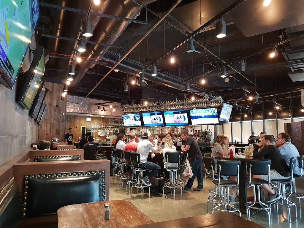 Bulldog Ale House | restaurant | 901 S State St, Chicago, IL 60605, USA | 3125830333 OR +1 312-583-0333