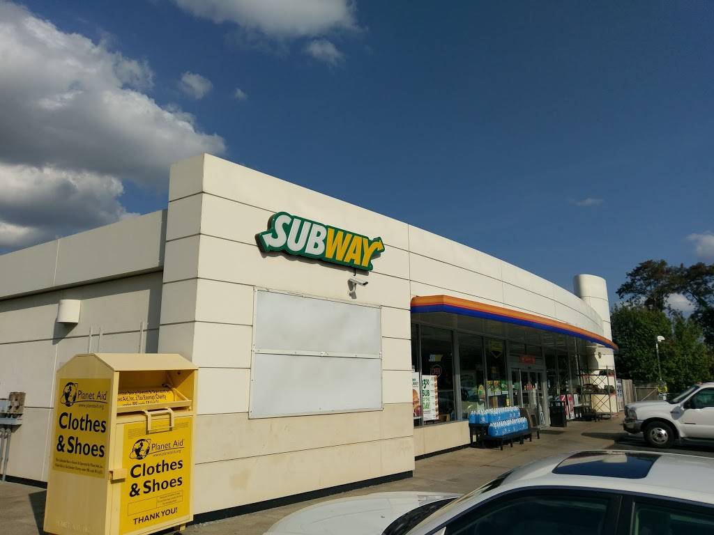 Subway | restaurant | 2 Beaver Grade Rd, McKees Rocks, PA 15136, USA | 4127870377 OR +1 412-787-0377