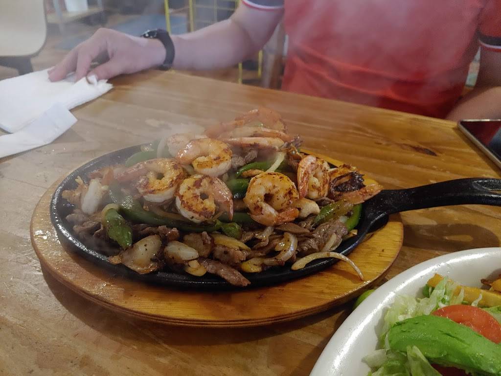 Taqueria Chapala | restaurant | 2101 E Cesar Chavez St, Austin, TX 78702, USA | 5123200308 OR +1 512-320-0308