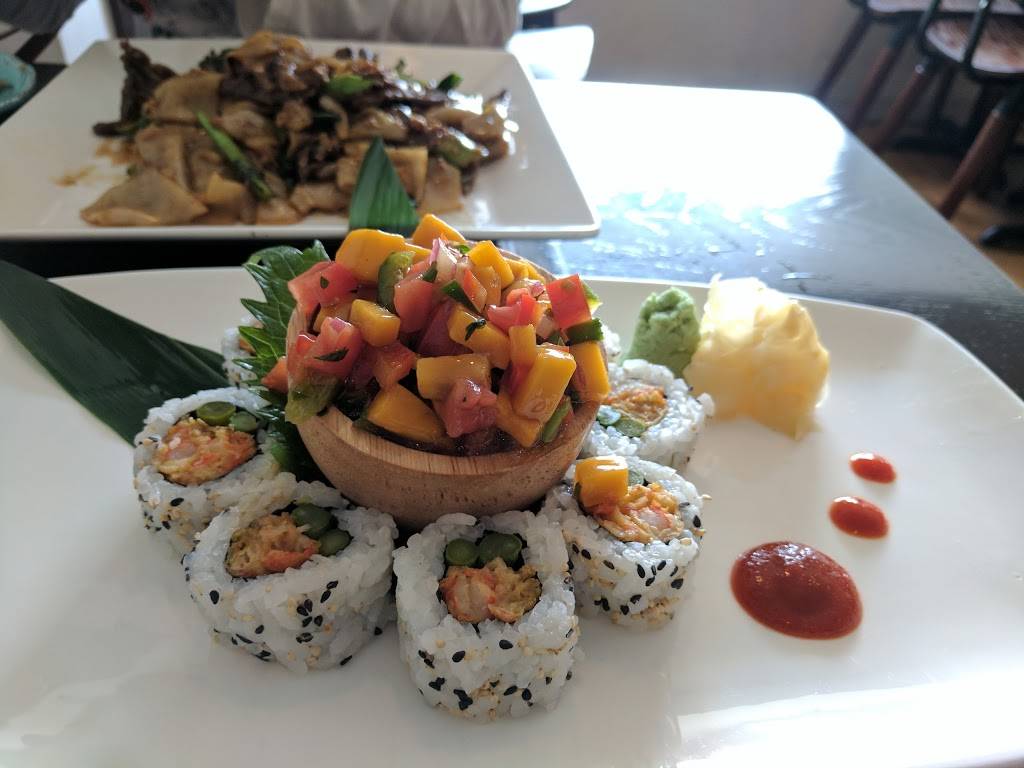 Nua Haus Thai, Sushi & Drafthouse | restaurant | 7203 Columbia Pike, Annandale, VA 22003, USA | 7037500880 OR +1 703-750-0880