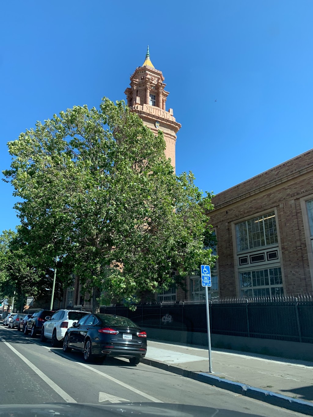 Pimpin Chkn | restaurant | 5701 International Blvd Unit 12, Oakland, CA 94621, USA | 4159175956 OR +1 415-917-5956