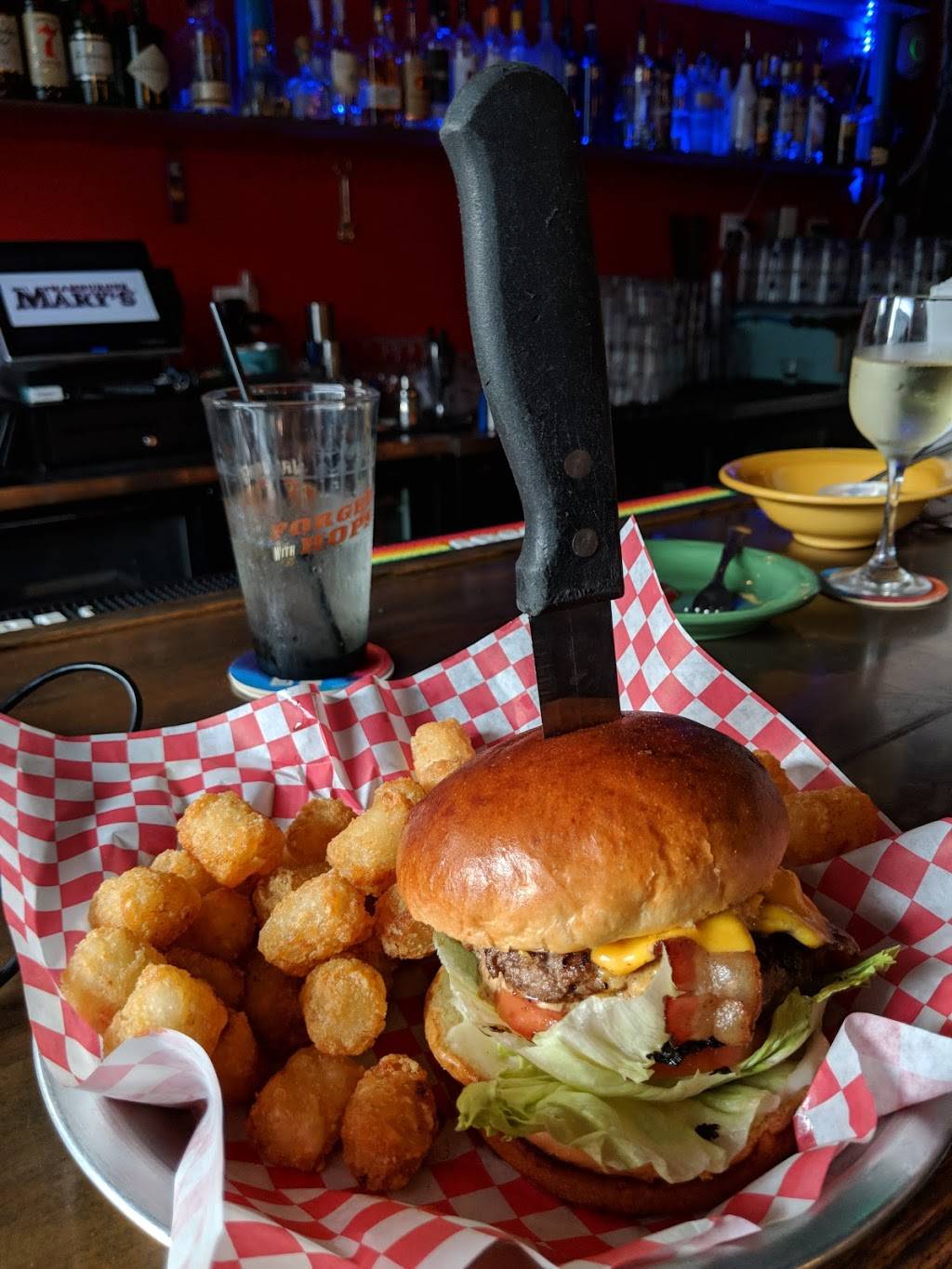 Hamburger Marys Milwaukee | restaurant | 730-734 S 5th St, Milwaukee, WI 53204, USA | 4144882555 OR +1 414-488-2555