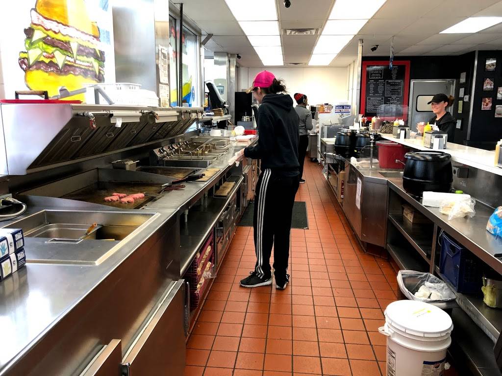 Burgerboard | restaurant | 2005 W Morton Ave, Jacksonville, IL 62650, USA | 2172450740 OR +1 217-245-0740