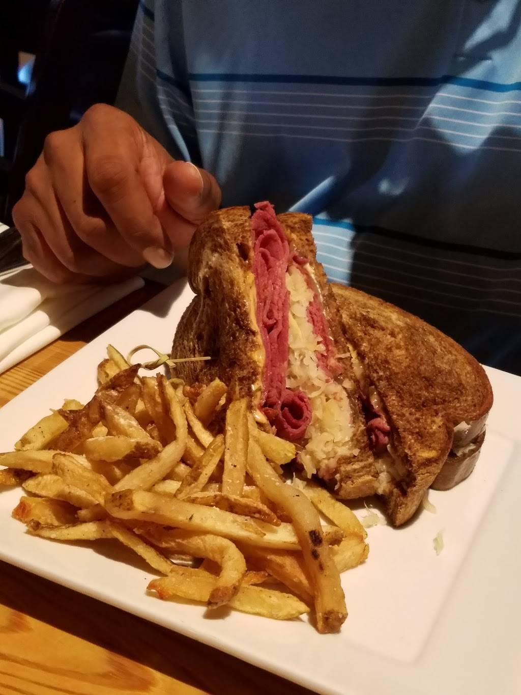 Metro Pub & Grill | restaurant | 17 Wood St, Middletown, DE 19709, USA | 3023763876 OR +1 302-376-3876