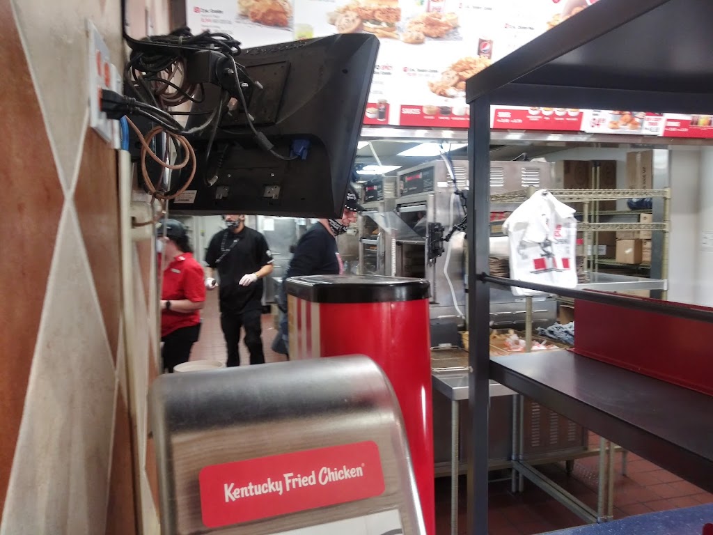 KFC | restaurant | 250 Penninger Road, Central Point, OR 97502, USA | 5416652888 OR +1 541-665-2888