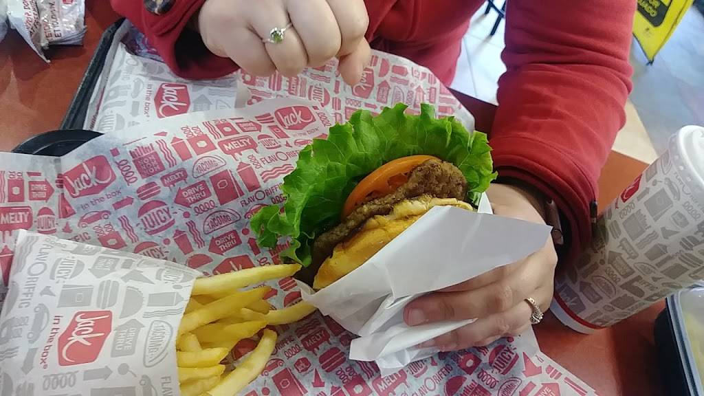 Jack in the Box | restaurant | 18 Wilson Rd, Humble, TX 77338, USA | 2814462398 OR +1 281-446-2398