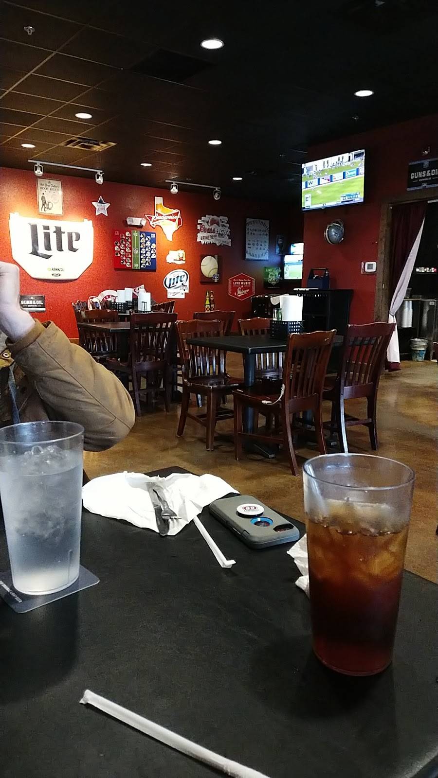 Back Porch Sports Grill | restaurant | 1613 NE Big Bend Trail, Glen Rose, TX 76043, USA | 2542690400 OR +1 254-269-0400