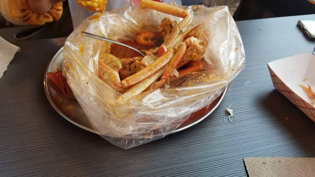 The Juicy Seafood Restaurant & Bar | meal takeaway | 2801 Lake Cir Dr, Indianapolis, IN 46268, USA | 3177553962 OR +1 317-755-3962