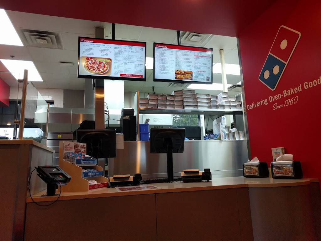 Dominos Pizza | meal delivery | 9615 Countryside Center Ln, Knoxville, TN 37931, USA | 8656947711 OR +1 865-694-7711