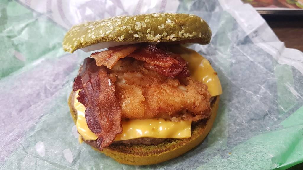 Burger King | restaurant | 2945 Vineland Rd, Kissimmee, FL 34746, USA | 4072398435 OR +1 407-239-8435