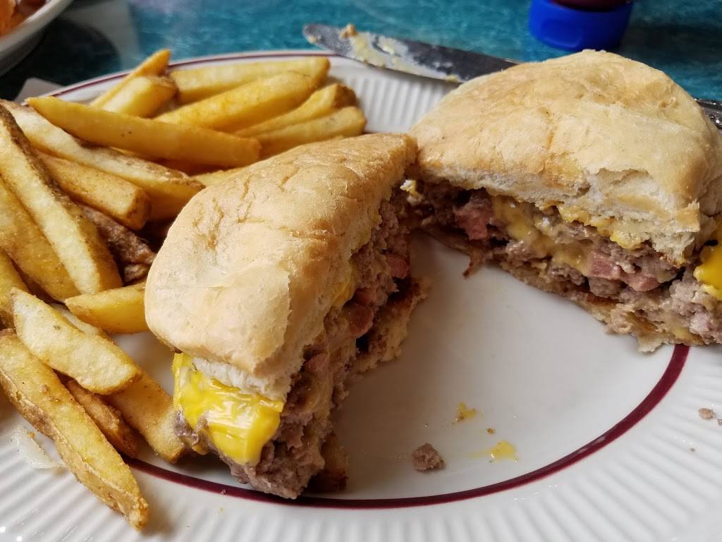 Trishs Red Bird Cafe | restaurant | 696 Walnut St, Dayton, IN 47941, USA | 7652966964 OR +1 765-296-6964