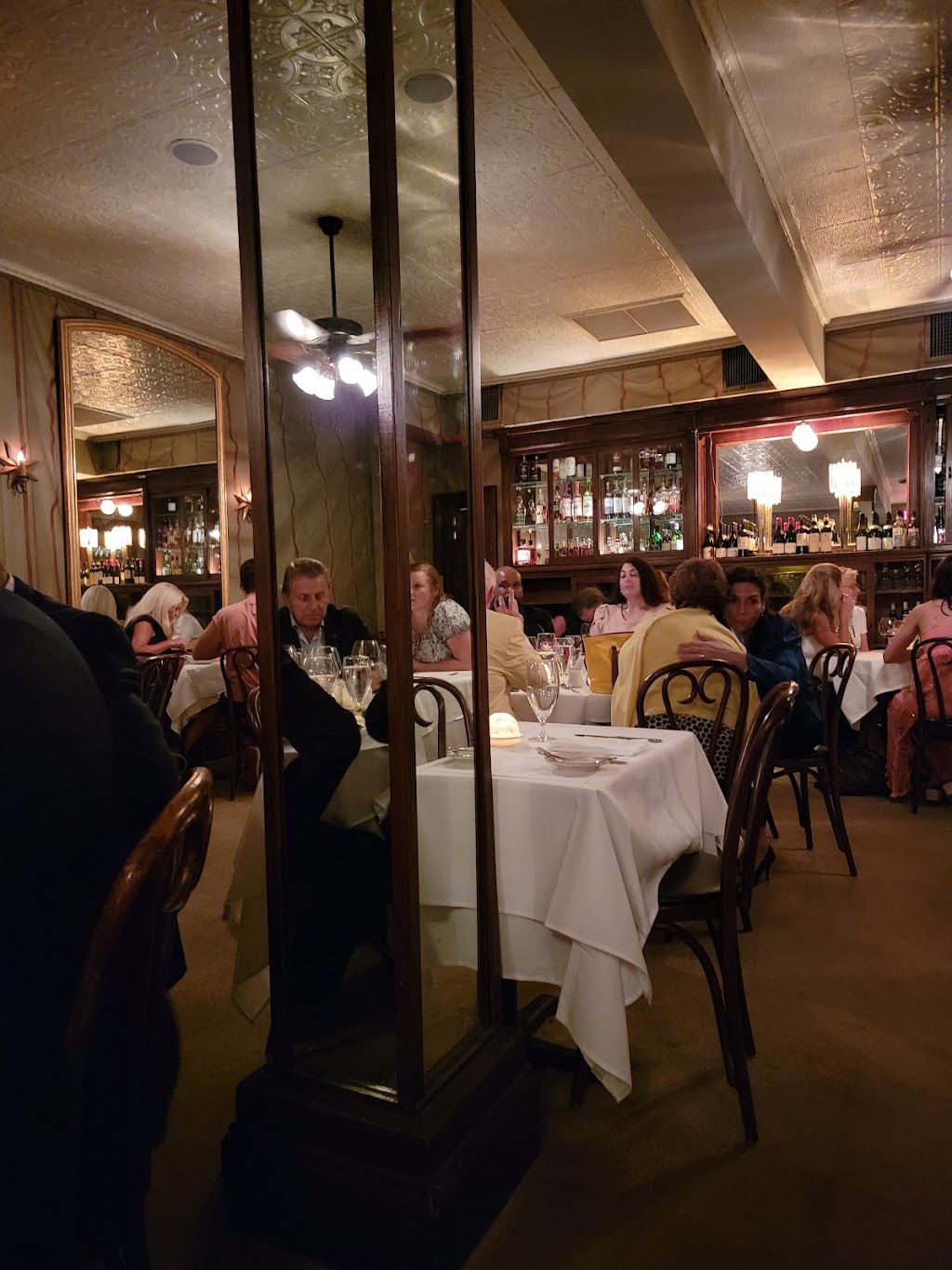 Gautreaus Restaurant | restaurant | 1728 Soniat St, New Orleans, LA 70115, USA | 5048997397 OR +1 504-899-7397