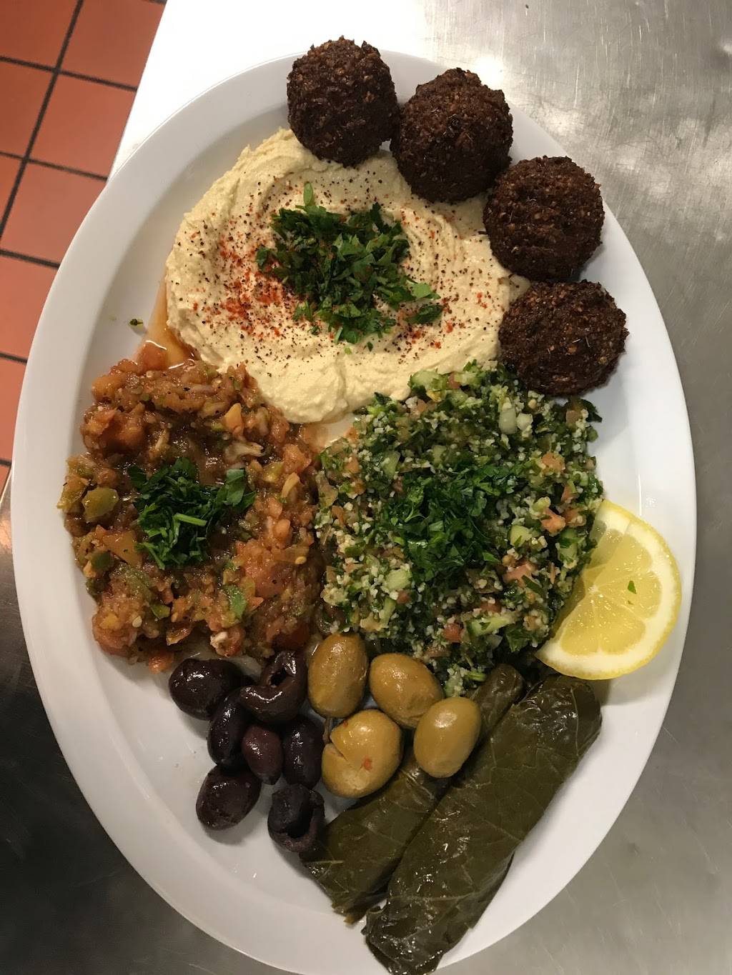 Simply Mediterranean | restaurant | 1053 N Cherry St, Tulare, CA 93274, USA | 5594675227 OR +1 559-467-5227