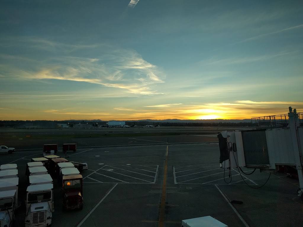 McDonalds | restaurant | 7200 NE Airport Way, Portland, OR 97128, USA | 5032810679 OR +1 503-281-0679