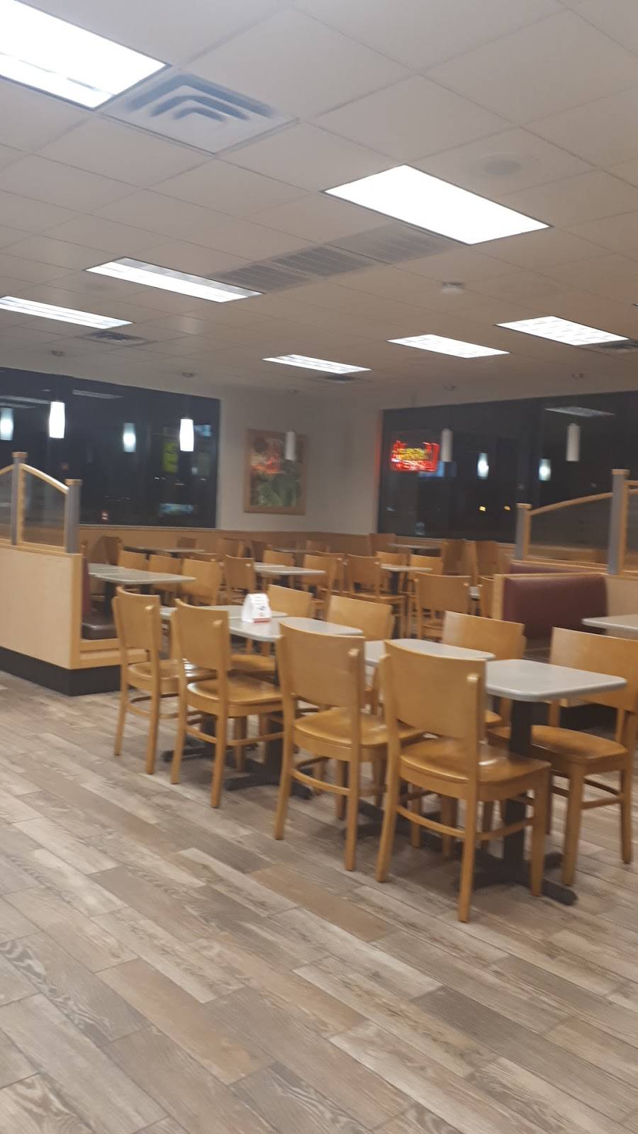 Wendys | restaurant | 165 Garrison Rd, Fort Erie, ON L2A 1M6, Canada | 9058715621 OR +1 905-871-5621