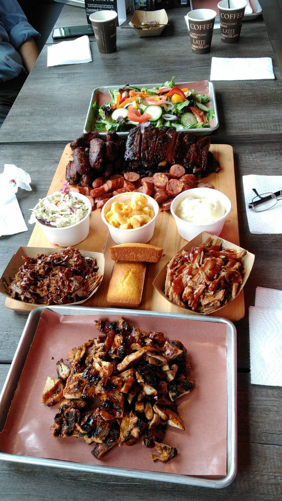 Hank Daddys Barbecue | restaurant | 7777 Keele St #11, Concord, ON L4K 1Y7, Canada | 9054174545 OR +1 905-417-4545