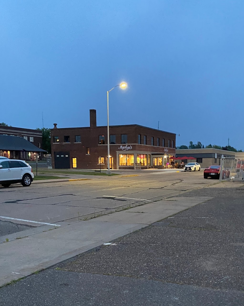 Marilyns | restaurant | 148 S Whelen Ave, Medford, WI 54451, USA | 7153600900 OR +1 715-360-0900