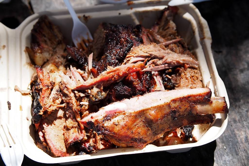 Gorilla Barbeque | restaurant | 2145 Cabrillo Hwy, Pacifica, CA 94044, USA | 6503597427 OR +1 650-359-7427