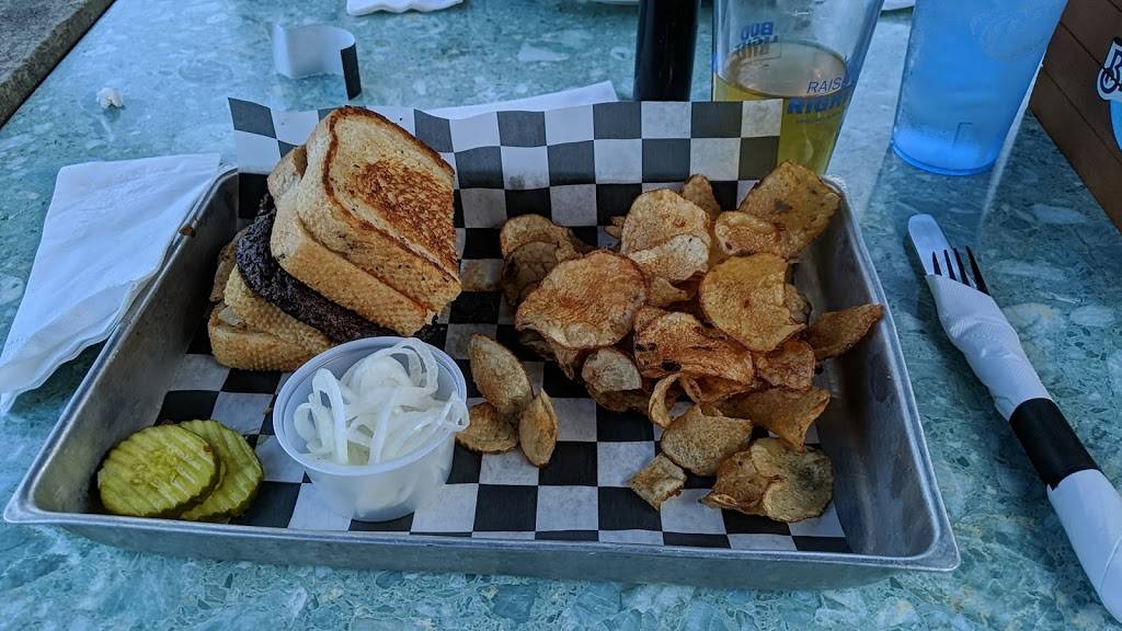 Solidays Restaurant | restaurant | 6935 Ward Rd, Niagara Falls, NY 14304, USA | 7165242665 OR +1 716-524-2665