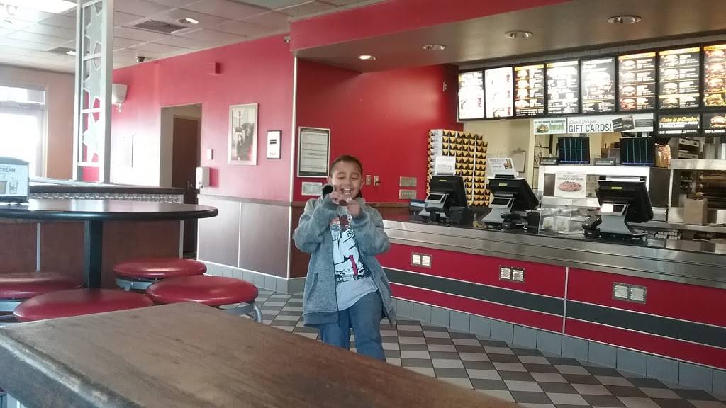 Carls Jr. | meal takeaway | 2100 E Carson St, Long Beach, CA 90807, USA | 5624929984 OR +1 562-492-9984