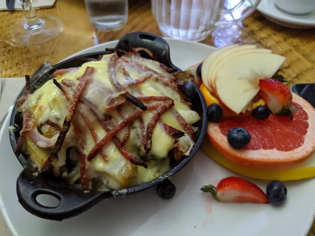 Café Aragon | restaurant | 1497 Rue Galt O, Sherbrooke, QC J1H 2B3, Canada | 8198200142 OR +1 819-820-0142