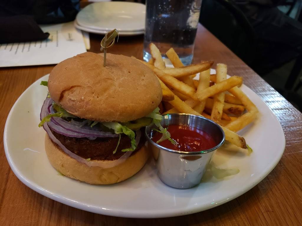 The Lone Buffalo | restaurant | 812 La Salle St, Ottawa, IL 61350, USA | 8153249549 OR +1 815-324-9549