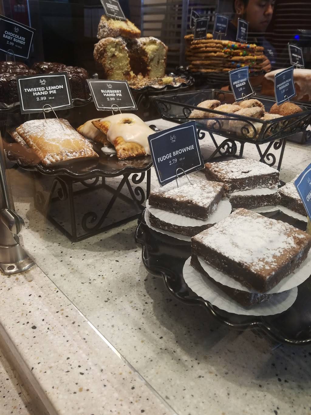 Corner Bakery Cafe | bakery | 42 E Hinsdale Ave, Hinsdale, IL 60521, USA | 6308507587 OR +1 630-850-7587