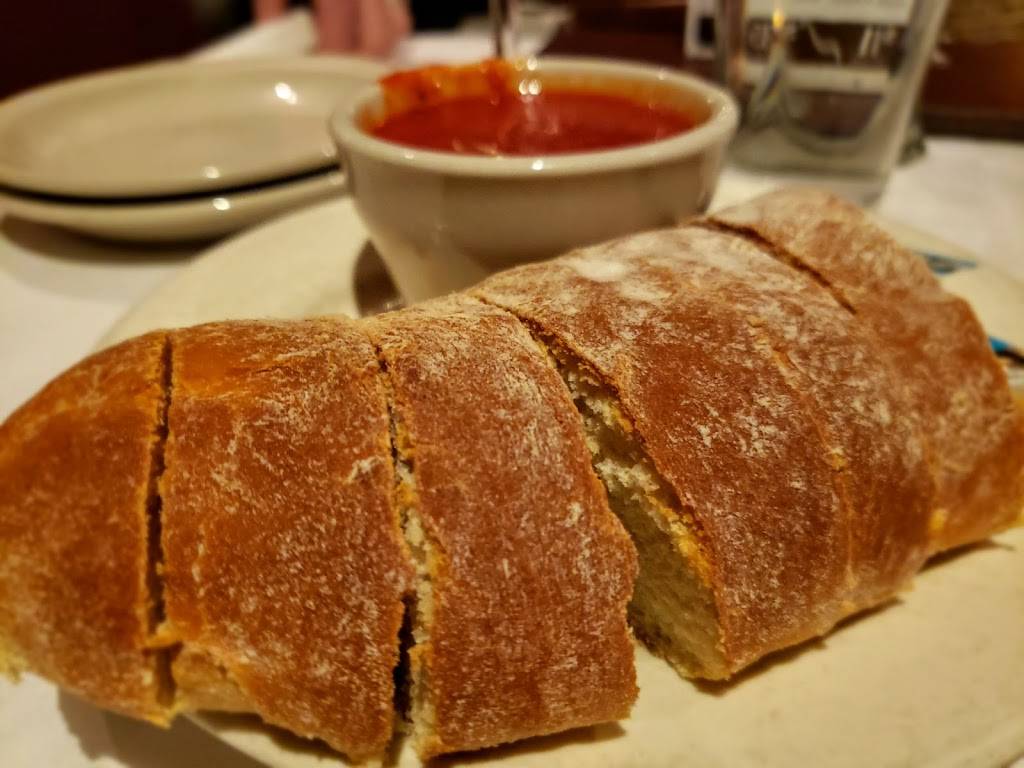 Cannovas | restaurant | 1101 W Empire St, Freeport, IL 61032, USA | 8152330032 OR +1 815-233-0032