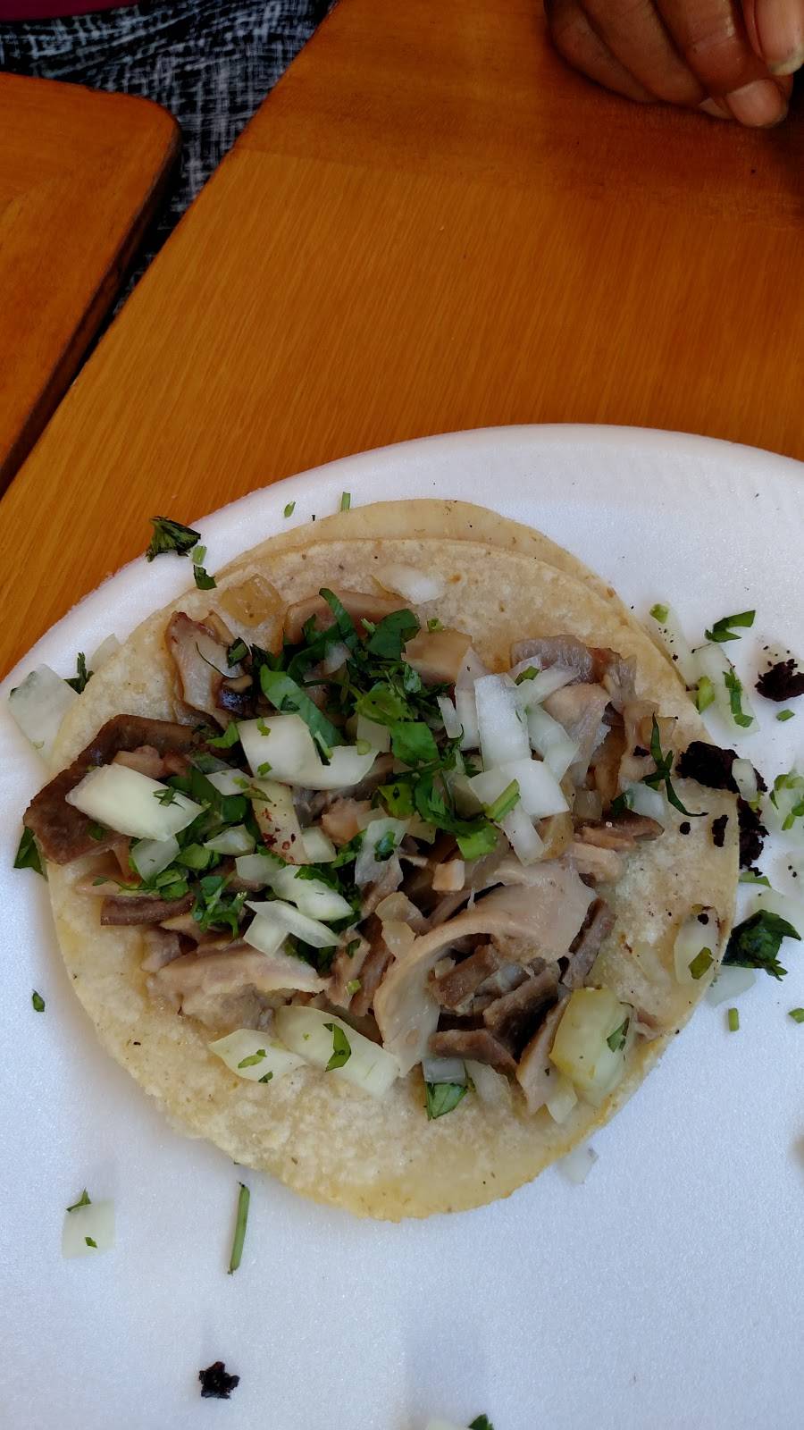 Los Kuinitos | restaurant | 6129 Cherry Ave, Long Beach, CA 90805, USA | 5627261669 OR +1 562-726-1669