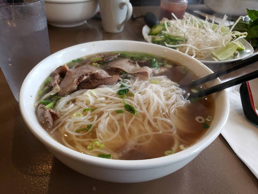 Hot phở | restaurant | 21222 84th Ave S, Kent, WA 98032, USA | 2533957777 OR +1 253-395-7777
