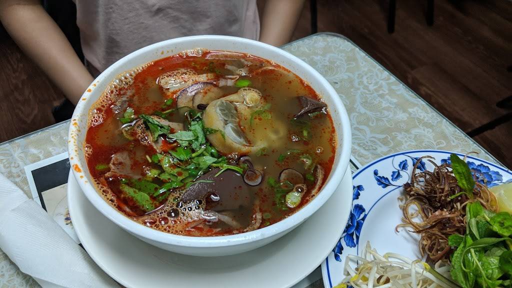 Pho Ong 8 | restaurant | 4857 E Harry St, Wichita, KS 67218, USA | 3166132373 OR +1 316-613-2373