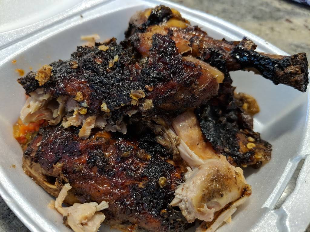 Negrils Jerk Hut | restaurant | 1730 Lawrence Ave E, Scarborough, ON M1R 2Y1, Canada | 6473525375 OR +1 647-352-5375