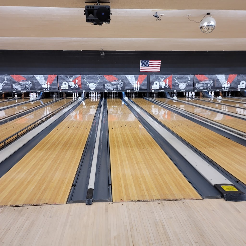 AMF Capital Plaza Lanes | restaurant | 4601 Cooper Ln, Hyattsville, MD 20784, USA | 3017726565 OR +1 301-772-6565