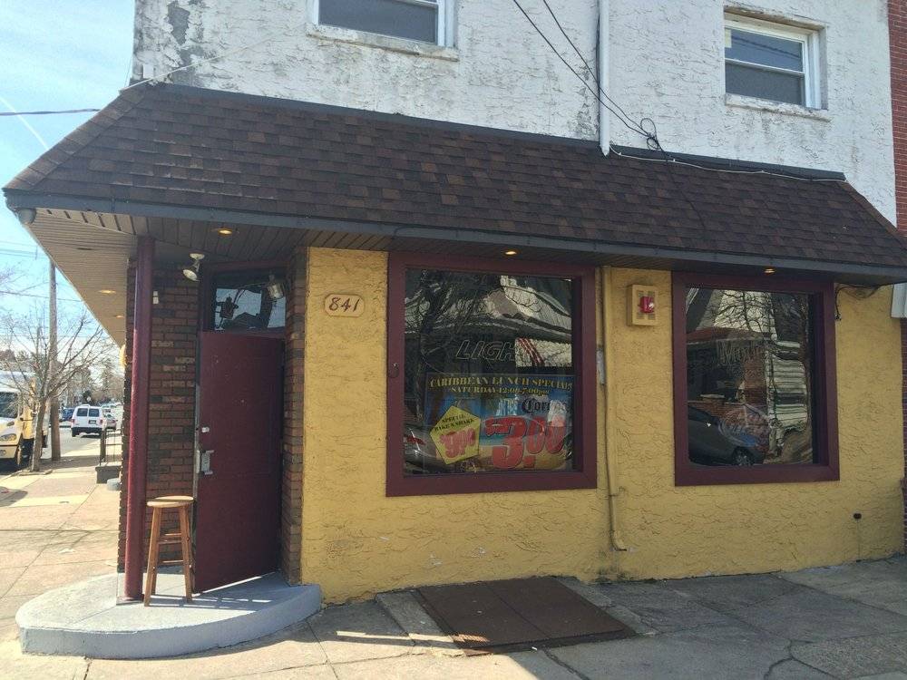 Capital Pub | restaurant | 841 Genesee St, Trenton, NJ 08610, USA | 6093925149 OR +1 609-392-5149