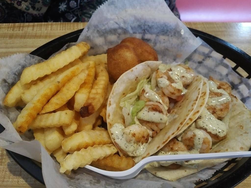 Low Country Shrimper | restaurant | 105 E Butler Rd, Mauldin, SC 29662, USA | 8645341520 OR +1 864-534-1520