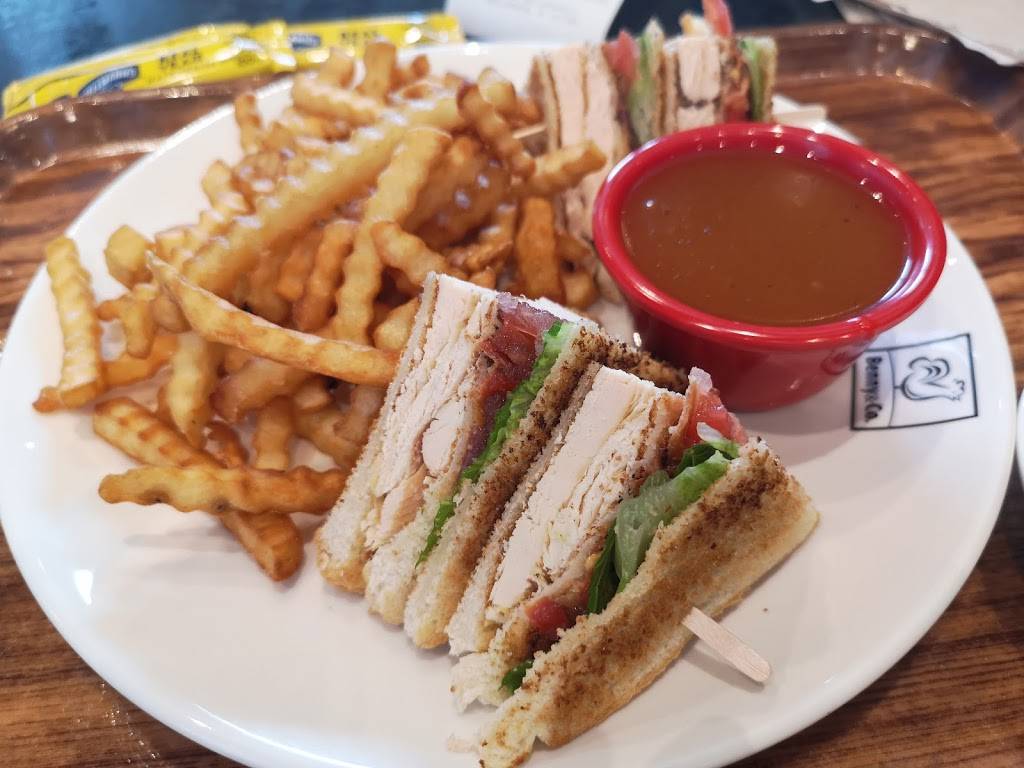 Benny&Co. | restaurant | 531 Boulevard Saint-Joseph, Gatineau, QC J8Y 4A1, Canada | 8197780880 OR +1 819-778-0880