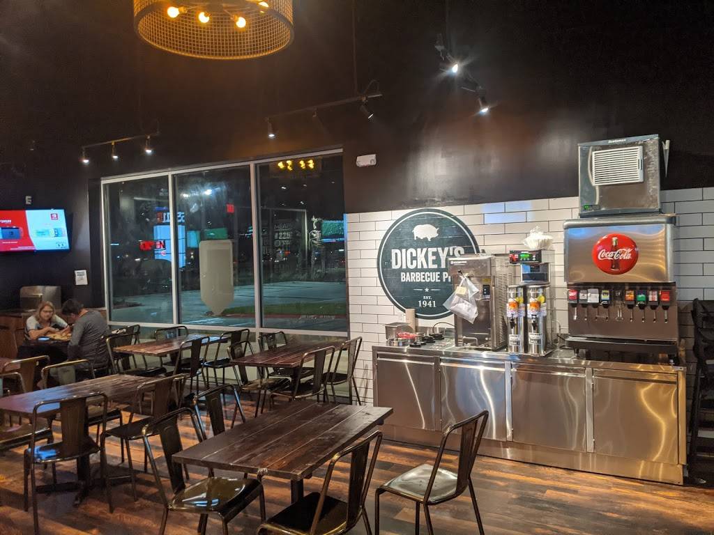 Dickeys Barbecue Pit | restaurant | 9329 N Fwy, Fort Worth, TX 76177, USA | 6822246867 OR +1 682-224-6867